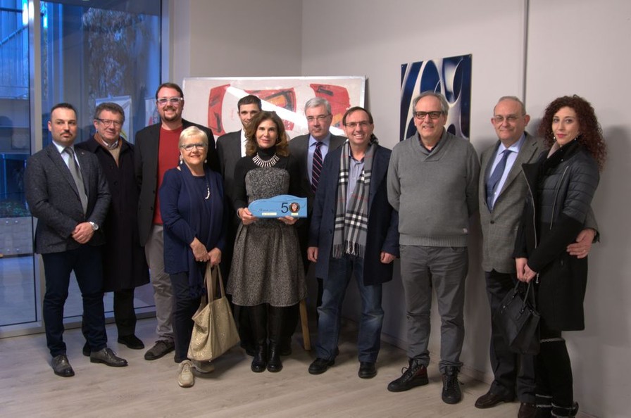 Il Team Manager e Responsabile Eventi della Scuderia del Portello Andrea Cajani, i Presidenti dell’Associazione CinemAlfa Ivan Scelsa e del Club Automoto Storiche Treviglio Flavio Nava, Prisca Taruffi, il Presidente di ACI Bergamo Valerio Bettoni e alcuni rappresentanti della Giunta della Città di Treviglio. Foto di Dario Pellizzoni