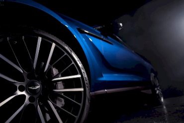 PIRELLI gomma il SUV di lusso più potente al mondo, l'Aston Martin DBX707