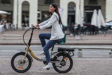 Le nuove e-bike Lancia, in collaborazione con il marchio Platum, per una micro-mobilità sostenibile ed elegante