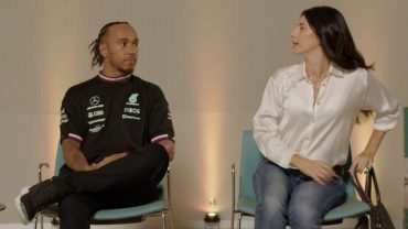 Video: Lewis Hamilton dentro officina PETRONAS
