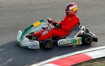 F.1 Una giornata con Carlos Sainz in pista col kart