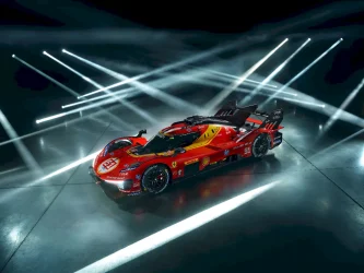 Ferrari svela la livrea 2026 della 499P che difenderà i titoli iridati nel FIA WEC FERRARI_499P_2026_launch_header_hi