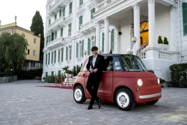 Topolino Corallo: in città… non c’è gara. Il nuovo spot con Fabio Rovazzi, testimone d’eccezione e regista FIATTopolino_Rovazzi