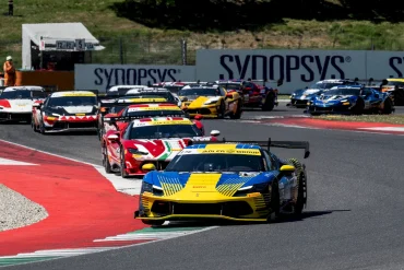 FERRARI CHALLENGE EUROPE: Paulet e Schömer vincono Gara 1 al Mugello header-hi-2026_ChEu_R02mp_12783