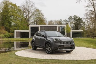 TOYOTA YARIS CROSS Il SUV che ti premia se risparmi carburante 800_2026_yariscross_stormgrey_static_03