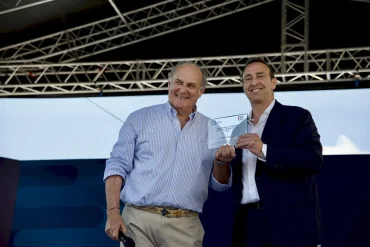 FIAT al Festival della TV 2026: a Gerry Scotti il Premio FIAT alla Carriera FIATalFestivaldellaTV2026aGerryScottiilPremioFIATallaCarriera