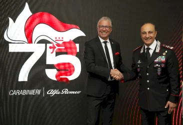 Alfa Romeo e Carabinieri 75 anni di collaborazione al vertice S.FiciliCEOAlfaRomeoS.LuongoComandanteGeneraledellArmadeiCarabinieri