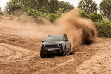 Jeep® Capability Stories: una mini serie web sulle eccezionali capacità off road di Nuova Jeep Compass 4xe. Primo episodio: “No ground off limits” NewCompass4xe_SAND-MUD