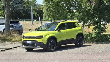 JEEP AVENGER La vendetta del B Suv che coniuga i superpoteri del traffico image 06